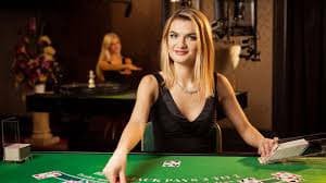 slote sports betting app မြန်မာ ကစားသမားများ mobile phone ဖြင့် MNL ဘောလုံး live bet ထိုးနေသည်